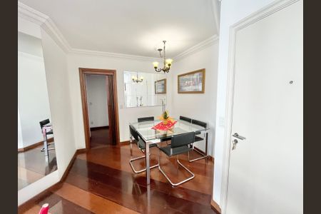 Apartamento à venda com 94m², 3 quartos e 2 vagas Apartamento à venda com 94m², 3 quartos e 2 vagasSala