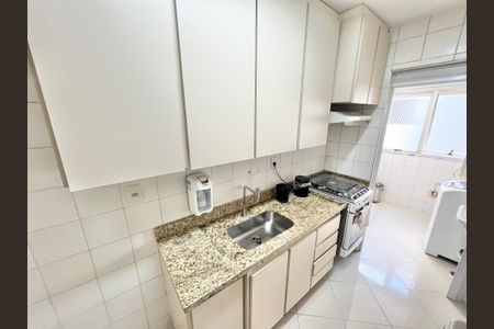 Apartamento à venda com 94m², 3 quartos e 2 vagas Apartamento à venda com 94m², 3 quartos e 2 vagasCozinha