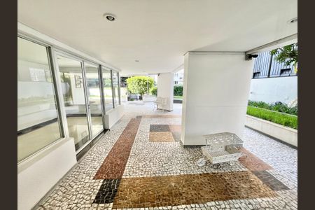 Apartamento à venda com 94m², 3 quartos e 2 vagas Apartamento à venda com 94m², 3 quartos e 2 vagasÁrea externa