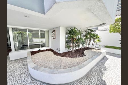 Apartamento à venda com 94m², 3 quartos e 2 vagas Apartamento à venda com 94m², 3 quartos e 2 vagasÁrea externa