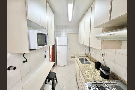 Apartamento à venda com 94m², 3 quartos e 2 vagas Apartamento à venda com 94m², 3 quartos e 2 vagasCozinha