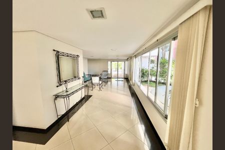 Apartamento à venda com 94m², 3 quartos e 2 vagas Apartamento à venda com 94m², 3 quartos e 2 vagasHall de entrada