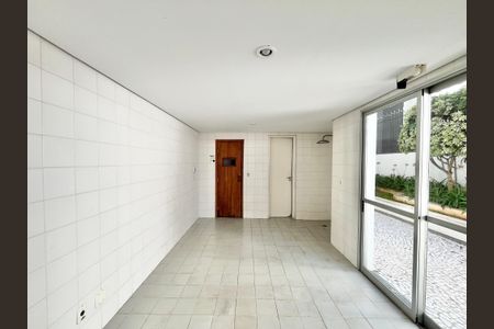 Apartamento à venda com 94m², 3 quartos e 2 vagas Apartamento à venda com 94m², 3 quartos e 2 vagasSaúna