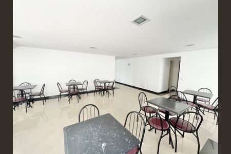 Apartamento à venda com 94m², 3 quartos e 2 vagas Apartamento à venda com 94m², 3 quartos e 2 vagasÁrea comum - Salão de festas