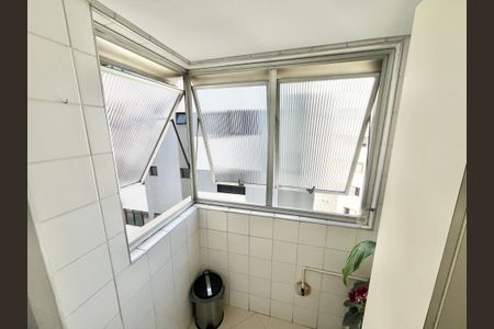 Apartamento à venda com 94m², 3 quartos e 2 vagas Apartamento à venda com 94m², 3 quartos e 2 vagasÁrea de Serviço