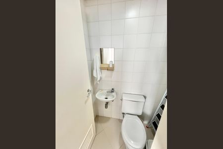 Apartamento à venda com 94m², 3 quartos e 2 vagas Apartamento à venda com 94m², 3 quartos e 2 vagasBanheiro de serviço