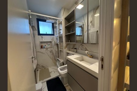 Apartamento à venda com 88m², 3 quartos e 2 vagas Apartamento à venda com 88m², 3 quartos e 2 vagasBanheiro da Suíte