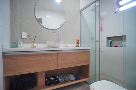 Banheiro de apartamento à venda com 1 quarto, 51m² em Centro, São Leopoldo