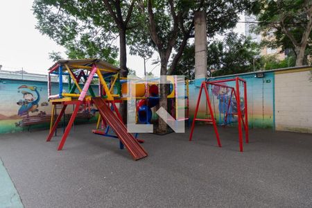 Apartamento para alugar com 47m², 2 quartos e 1 vaga Apartamento para alugar com 47m², 2 quartos e 1 vagaÁrea comum - Playground