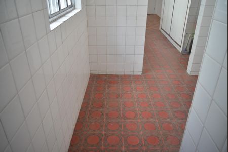 Casa à venda com 240m², 3 quartos e sem vagaÁrea de Serviço