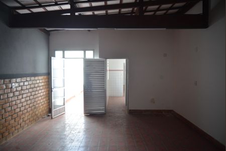 Casa à venda com 240m², 3 quartos e sem vagaÁrea de Serviço