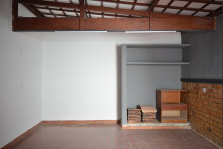 Casa à venda com 240m², 3 quartos e sem vagaÁrea de Serviço