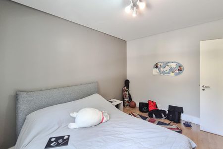 Casa de condomínio à venda com 223m², 3 quartos e 4 vagas Casa de condomínio à venda com 223m², 3 quartos e 4 vagasQuarto