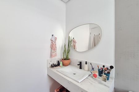 Casa de condomínio à venda com 223m², 3 quartos e 4 vagas Casa de condomínio à venda com 223m², 3 quartos e 4 vagasBanheiro da Suíte