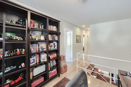 Casa de condomínio à venda com 223m², 3 quartos e 4 vagas Casa de condomínio à venda com 223m², 3 quartos e 4 vagasSala 2