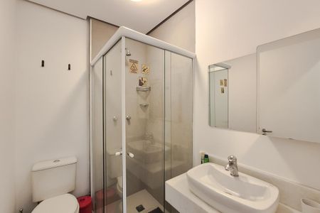 Casa de condomínio à venda com 223m², 3 quartos e 4 vagas Casa de condomínio à venda com 223m², 3 quartos e 4 vagasBanheiro Social