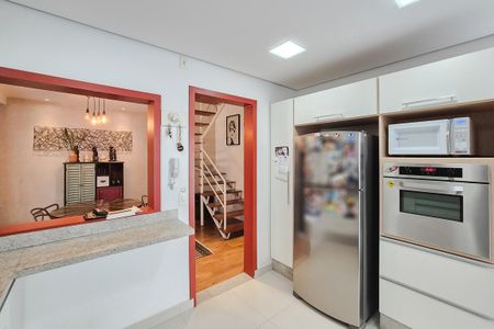 Casa de condomínio à venda com 223m², 3 quartos e 4 vagas Casa de condomínio à venda com 223m², 3 quartos e 4 vagasCozinha