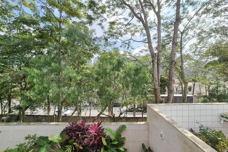 Casa de condomínio à venda com 223m², 3 quartos e 4 vagas Casa de condomínio à venda com 223m², 3 quartos e 4 vagasSuíte 2 - vista