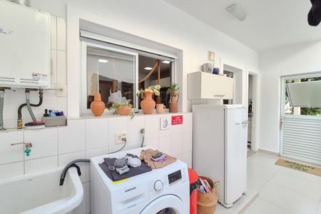 Casa de condomínio à venda com 223m², 3 quartos e 4 vagas Casa de condomínio à venda com 223m², 3 quartos e 4 vagasÁrea de Serviço