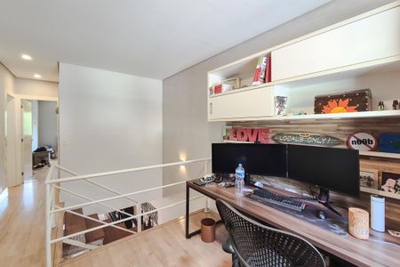 Casa de condomínio à venda com 223m², 3 quartos e 4 vagas Casa de condomínio à venda com 223m², 3 quartos e 4 vagasSala 2