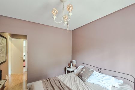 Casa de condomínio à venda com 223m², 3 quartos e 4 vagas Casa de condomínio à venda com 223m², 3 quartos e 4 vagasSuíte 1