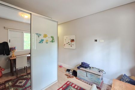 Casa de condomínio à venda com 223m², 3 quartos e 4 vagas Casa de condomínio à venda com 223m², 3 quartos e 4 vagasSuíte 2