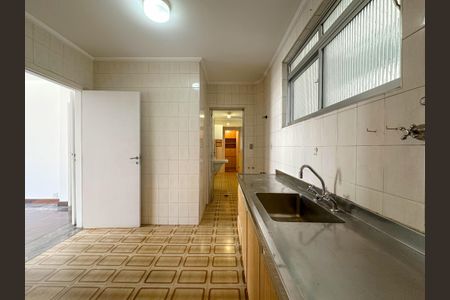 Apartamento para alugar com 120m², 2 quartos e 2 vagasCozinha