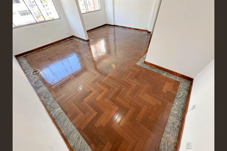 Apartamento para alugar com 120m², 2 quartos e 2 vagasSala