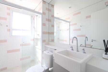 Apartamento à venda com 224m², 4 quartos e 4 vagasBanheiro da Suíte 2
