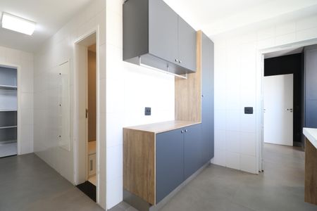 Apartamento à venda com 224m², 4 quartos e 4 vagasÁrea de serviço 