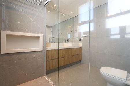 Apartamento à venda com 224m², 4 quartos e 4 vagasBanheiro da Suíte 4