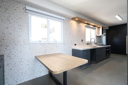 Apartamento à venda com 224m², 4 quartos e 4 vagasCozinha 