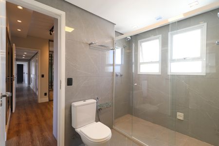 Apartamento à venda com 224m², 4 quartos e 4 vagasBanheiro da Suíte 4