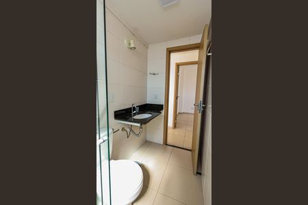 Apartamento para alugar com 60m², 2 quartos e 2 vagasDetalhe do banheiro
