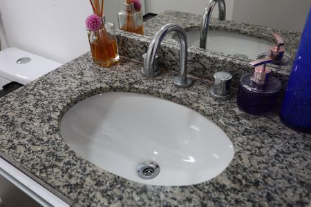 Apartamento à venda com 148m², 2 quartos e 1 vaga Apartamento à venda com 148m², 2 quartos e 1 vagaBanheiro da Suíte 2