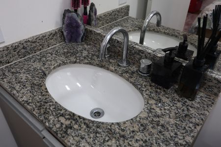 Apartamento à venda com 148m², 2 quartos e 1 vaga Apartamento à venda com 148m², 2 quartos e 1 vagaBanheiro da Suíte 1