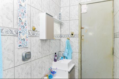 Casa à venda com 176m², 2 quartos e 2 vagasBanheiro Social 1