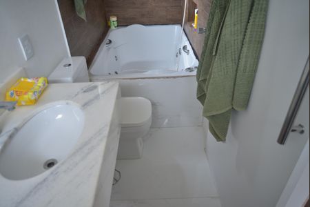 Casa para alugar com 190m², 3 quartos e 2 vagasBanheiro da Suíte