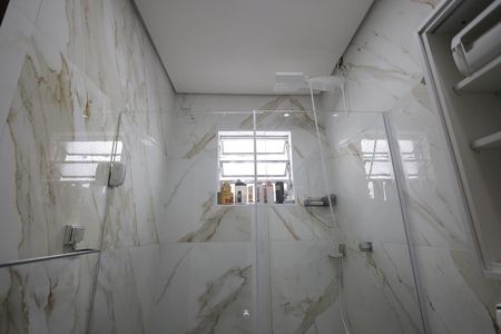 Casa à venda com 158m², 3 quartos e 2 vagasBanheiro