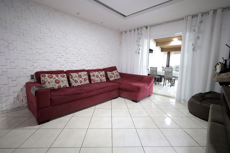 Casa à venda com 158m², 3 quartos e 2 vagasSala