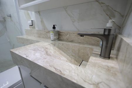 Casa à venda com 158m², 3 quartos e 2 vagasBanheiro