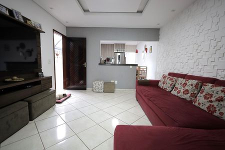 Casa à venda com 158m², 3 quartos e 2 vagasSala