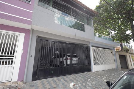 Casa à venda com 158m², 3 quartos e 2 vagasFachada