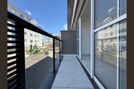 Apartamento à venda com 110m², 2 quartos e 2 vagasVaranda