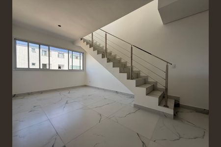 Apartamento para alugar com 2 quartos, 131m² em Padre Eustáquio, Belo Horizonte