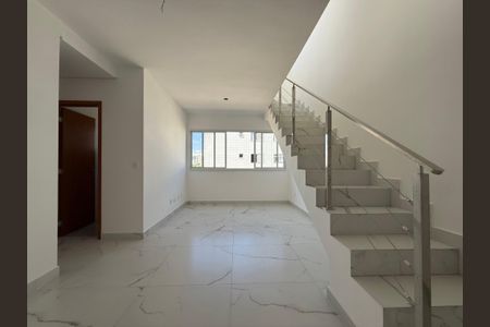 Apartamento para alugar com 2 quartos, 131m² em Padre Eustáquio, Belo Horizonte