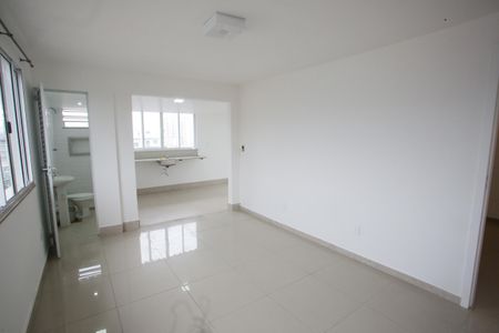 Sala de casa para alugar com 2 quartos, 70m² em Tanque, Rio de Janeiro