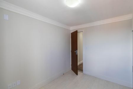 Casa à venda com 185m², 3 quartos e 4 vagasQuarto 2