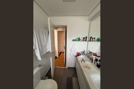 Apartamento à venda com 130m², 3 quartos e 2 vagas Apartamento à venda com 130m², 3 quartos e 2 vagasBanheiro