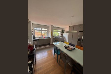 Apartamento à venda com 130m², 3 quartos e 2 vagas Apartamento à venda com 130m², 3 quartos e 2 vagasCozinha